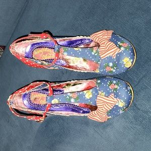 NWOT-Irregular Choice Bloxy size 12